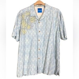 Tommy Bahama Hawaiian / camp shirt with leaf print and floral print Size XXL